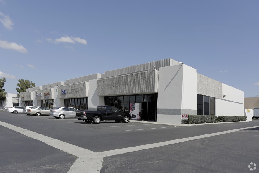 More Photos Of 13231-13245 Rosecrans Ave, Santa Fe Springs Showroom For Lease