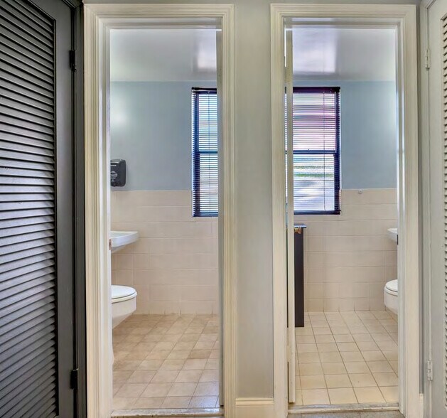 More Photos Of 4627 Ponce de Leon Blvd, Coral Gables Office For Lease