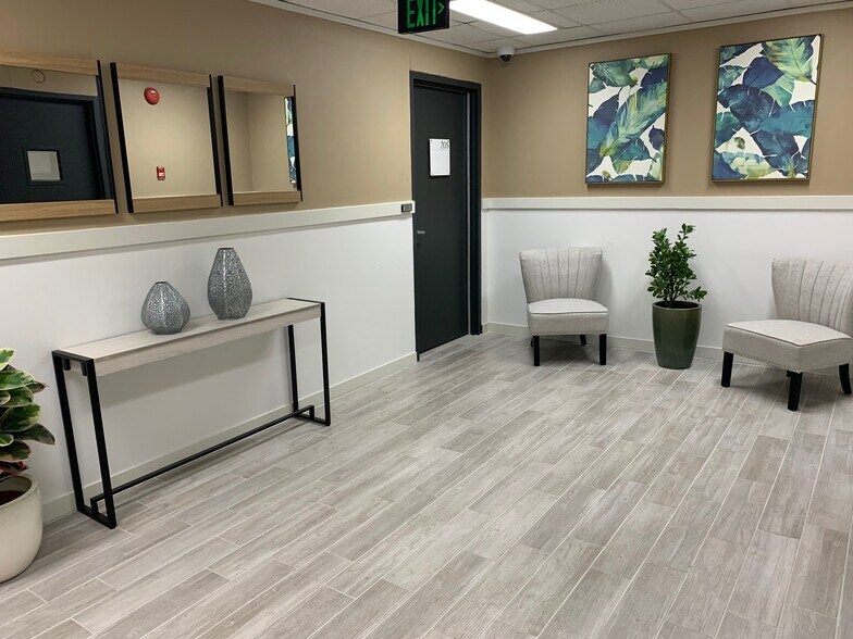 More Photos Of 75-5591 Palani Rd, Kailua Kona Office For Lease