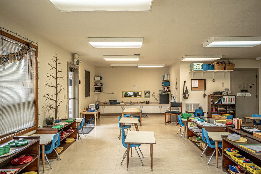 More Photos Of 461 Tyler Ave, Louisville Schools For Lease