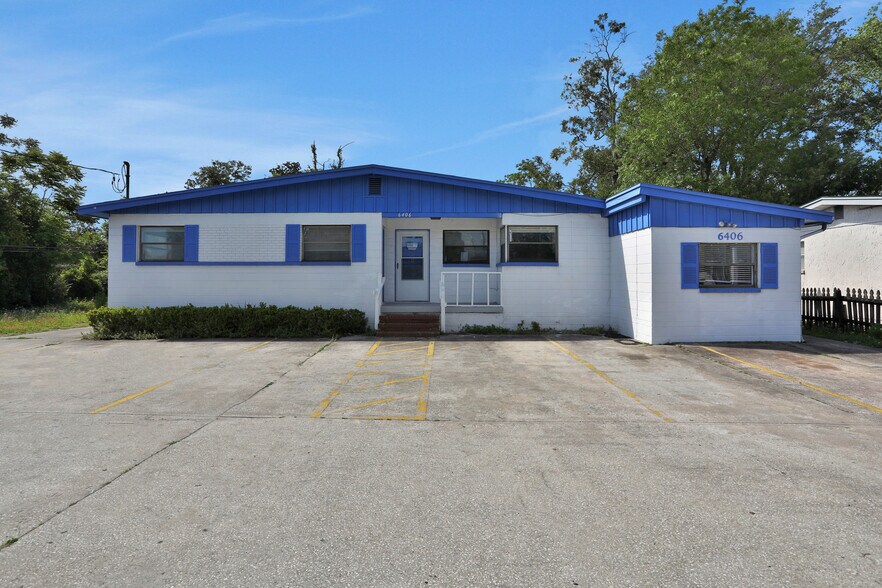 More Photos Of 6406 Merrill Rd, Jacksonville Office For Sale