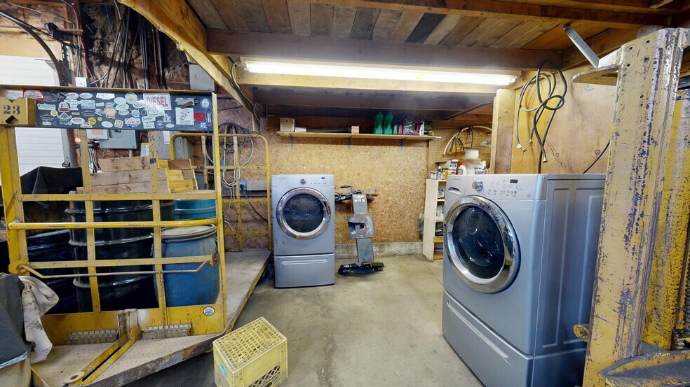 More Photos Of 4707 50 st, Stettler Service For Sale