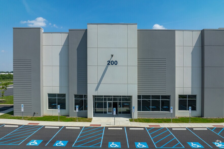 More Photos Of 200 Central Blvd, Myerstown Warehouse For Lease