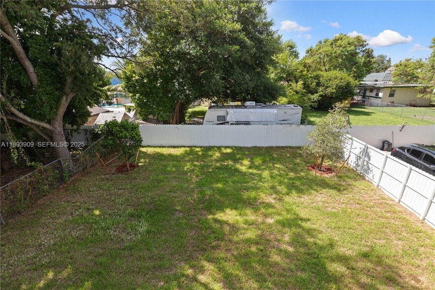 More Photos Of 2742 NW 48th St, Miami Healthcare For Sale