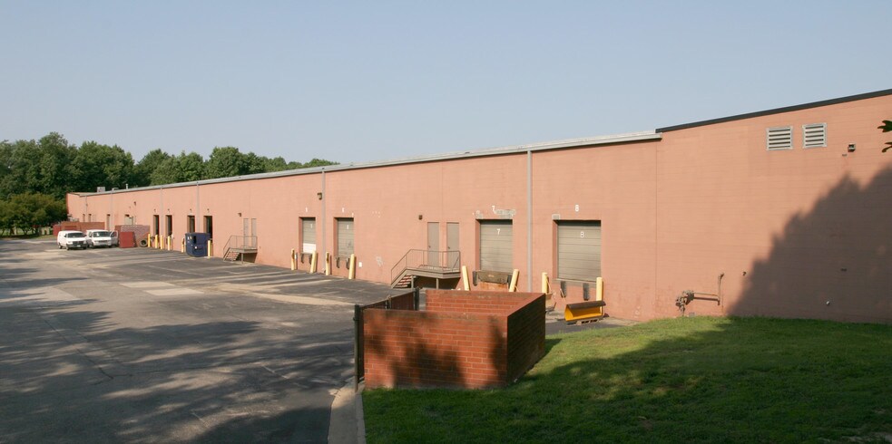 More Photos Of 9878-9898 Mayland Dr, Richmond Warehouse For Lease