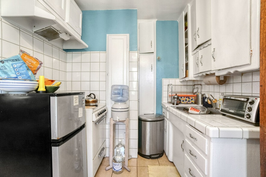 More Photos Of 2045 Penmar Ave, Venice Apartments For Sale