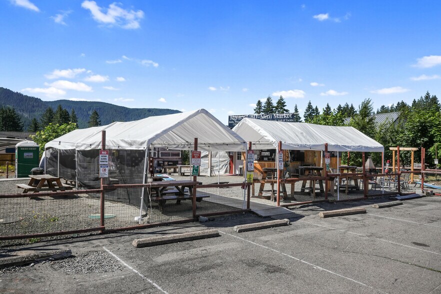 More Photos Of 100 Detroit Ave, Detroit Restaurant For Sale