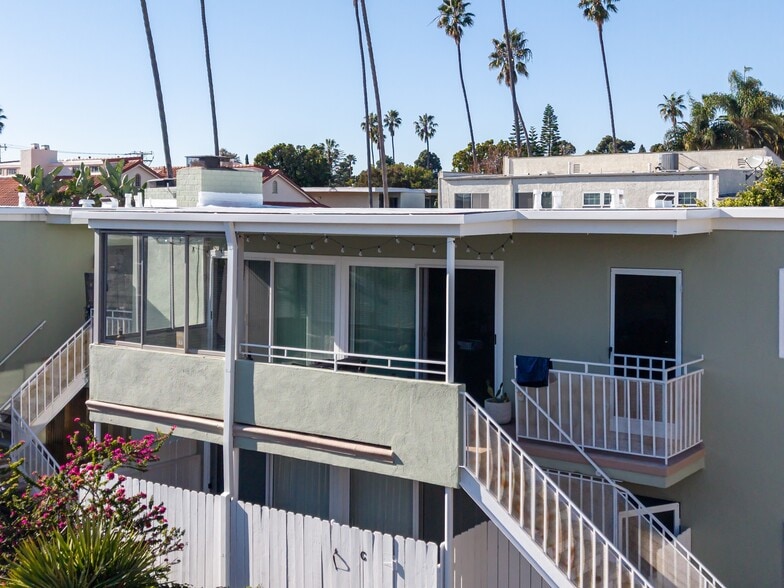 More Photos Of 827 18th St, Santa Monica Apartments For Sale
