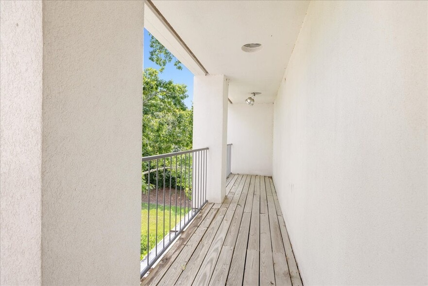 More Photos Of 2160 Capital Cir NE, Tallahassee Medical For Lease