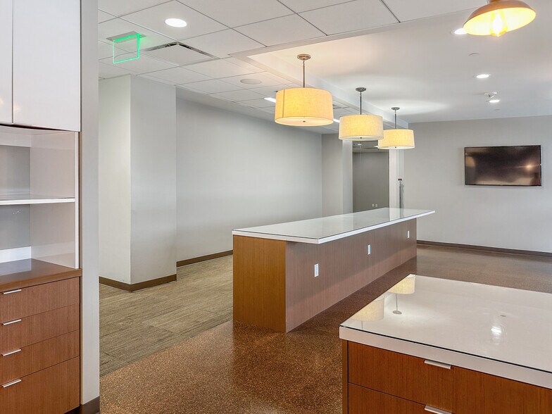 More Photos Of 1100 S Flower St, Los Angeles Office For Lease