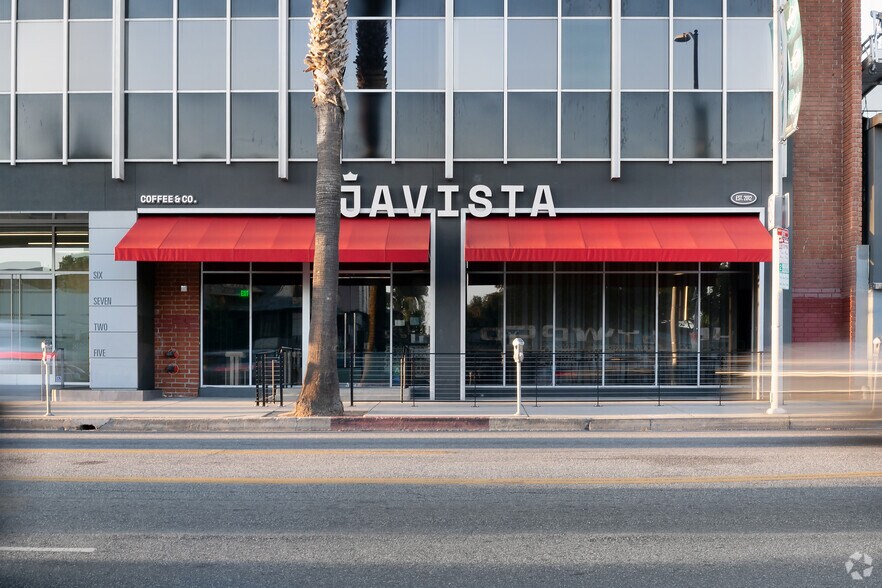 More Photos Of 6725 W Sunset Blvd, Los Angeles Office For Lease