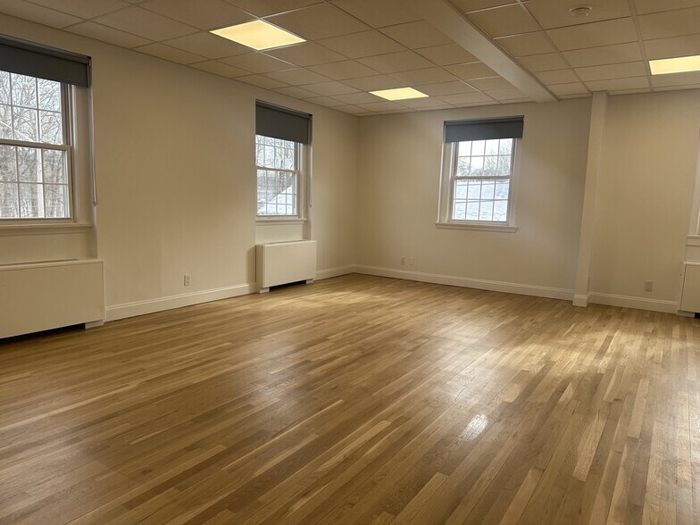 More Photos Of 254-256 Katonah Ave, Katonah Bank For Lease