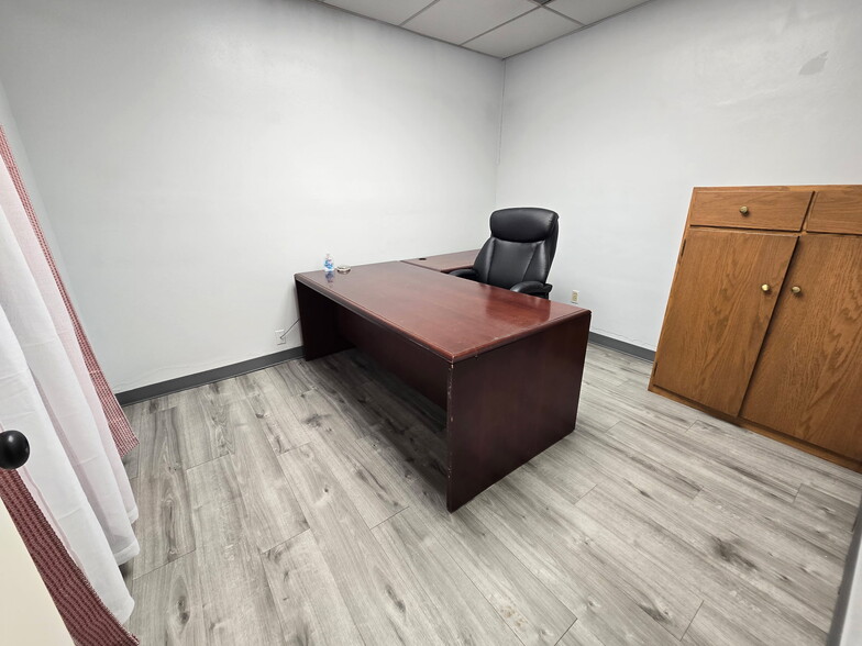 More Photos Of 204 E State St, Botkins Office For Lease