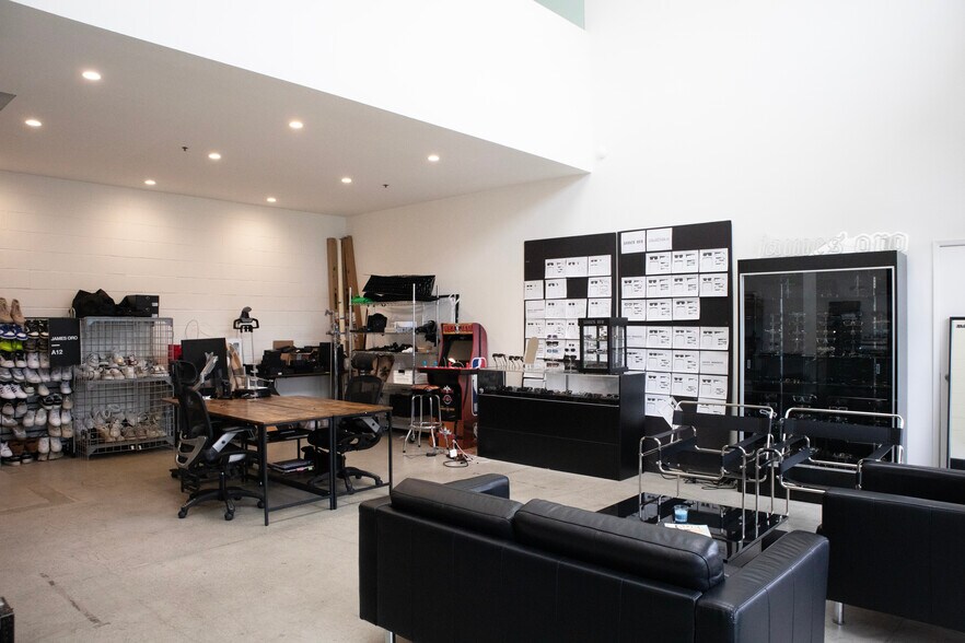 More Photos Of 1633-1639 Electric Ave, Venice Light Manufacturing For Lease