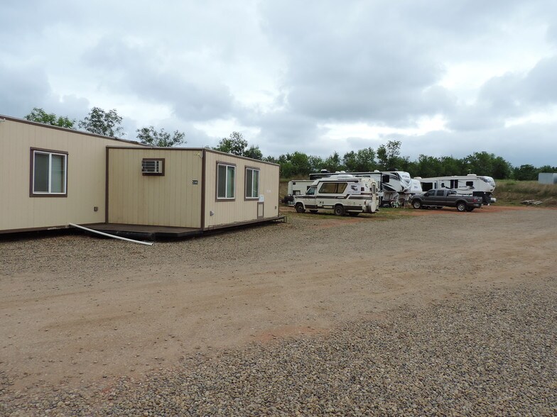 More Photos Of 22 NW M St, Watford City Trailer Camper Park For Sale