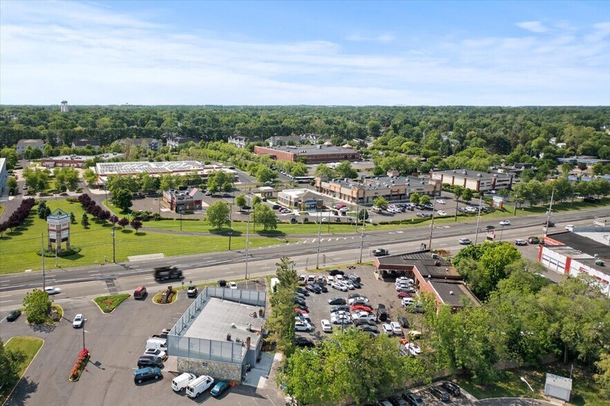 More Photos Of 4379 Route 130, Edgewater Park Auto Repair For Lease