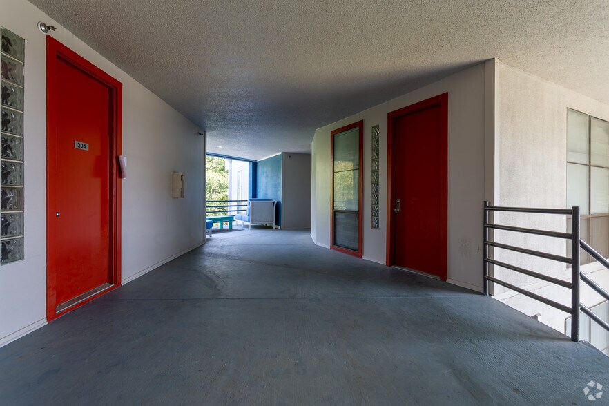 More Photos Of 7570-7610 Skillman St, Dallas Apartments For Sale