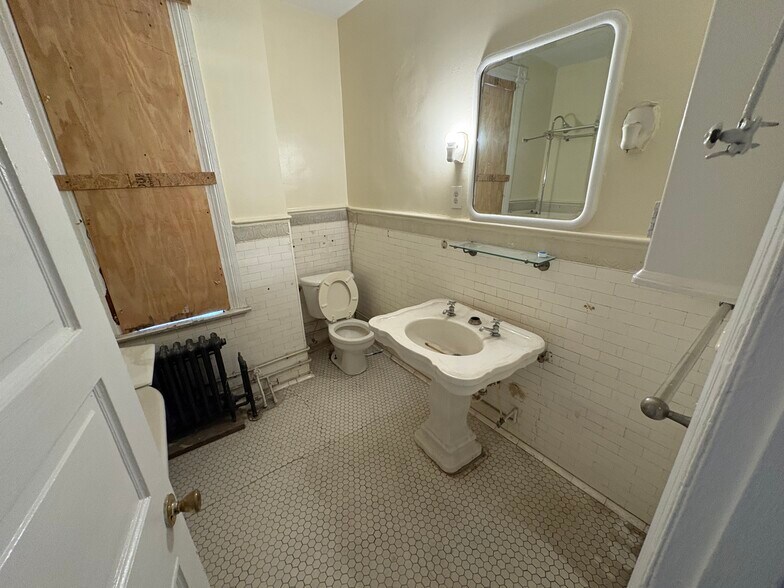More Photos Of 2507 N Charles St, Baltimore Apartments For Sale