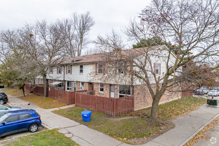 More Photos Of 100 Rideau St, Oshawa Apartments For Sale