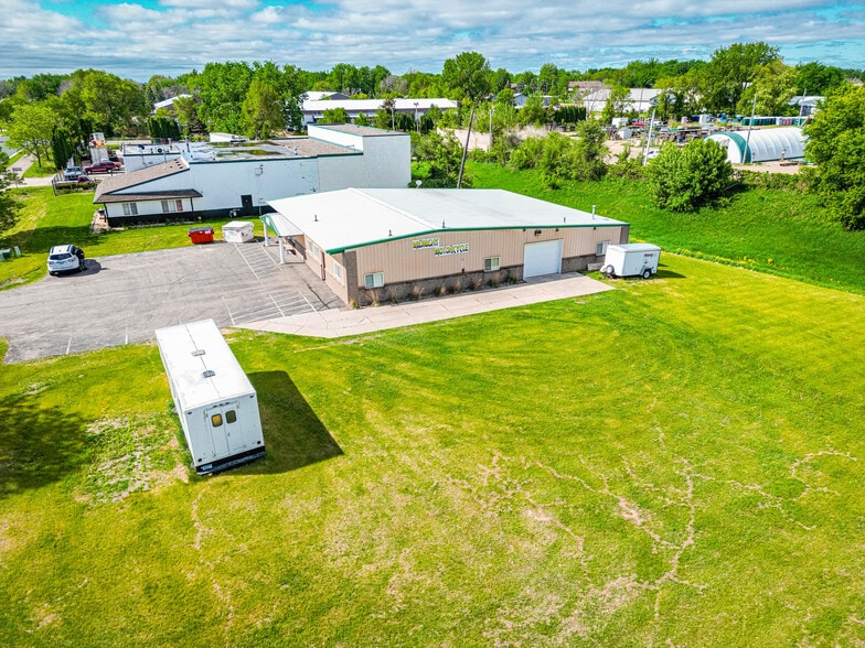 More Photos Of 2750 Millard Ave, Hastings Warehouse For Lease