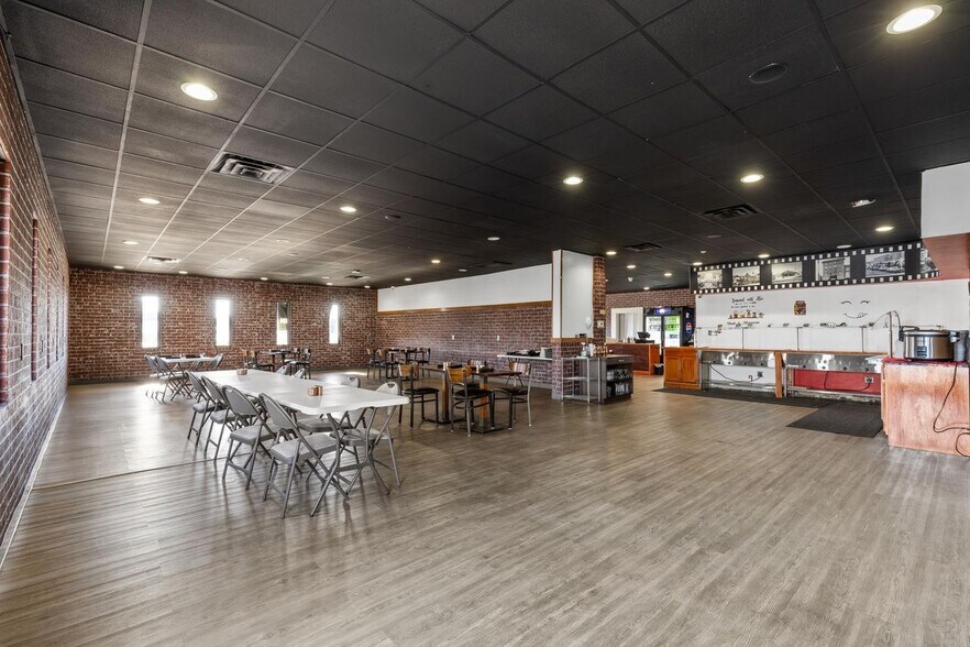 More Photos Of 1716 W Andrew Johnson Hwy, Morristown Restaurant For Sale