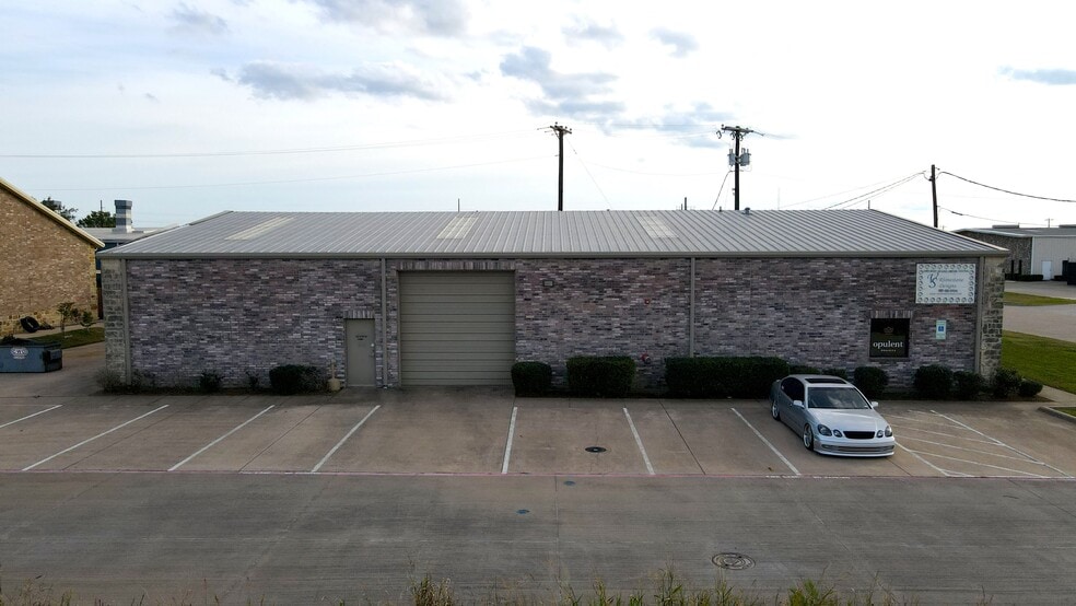 More Photos Of 10 Regency Dr, Wylie Light Distribution For Lease