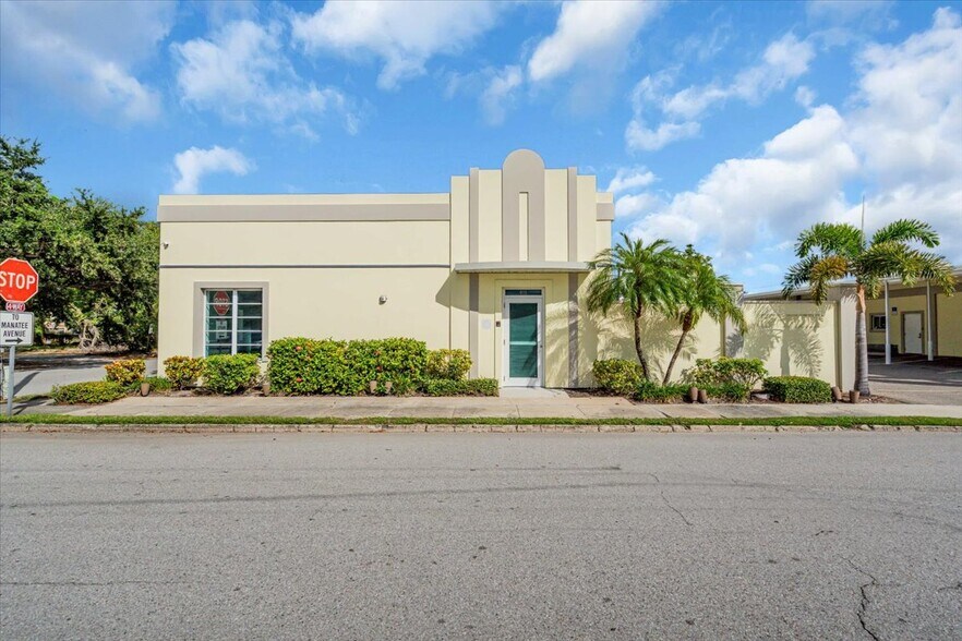 Primary Photo Of 417 8th St W, Bradenton Flex For Lease