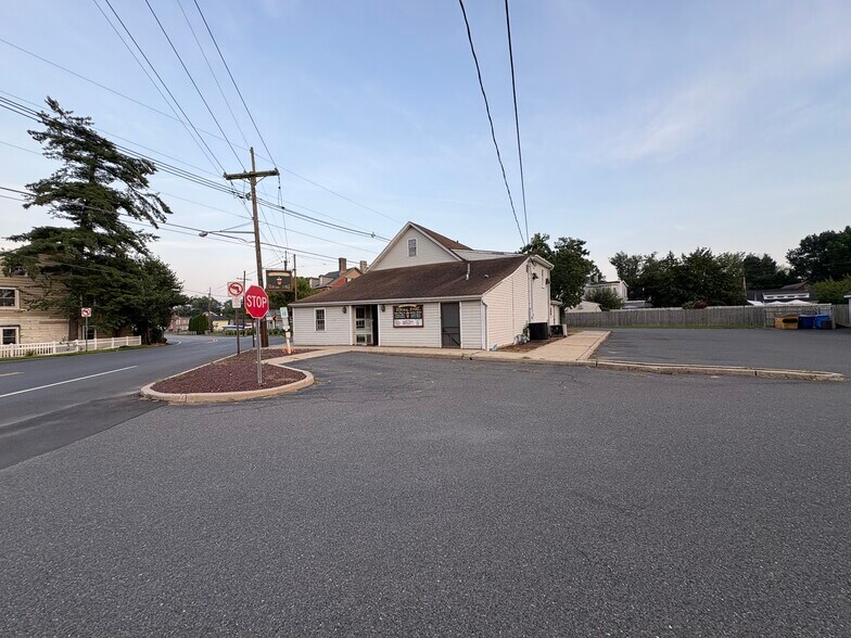 More Photos Of 2 Chesterfield Georgetown Rd, Chesterfield Convenience Store For Sale