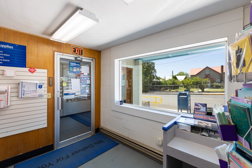 More Photos Of 96 N Main St, Dufur Post Office For Sale