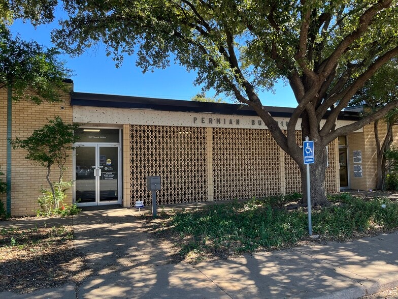 More Photos Of 317 N Willis St, Abilene Office For Lease
