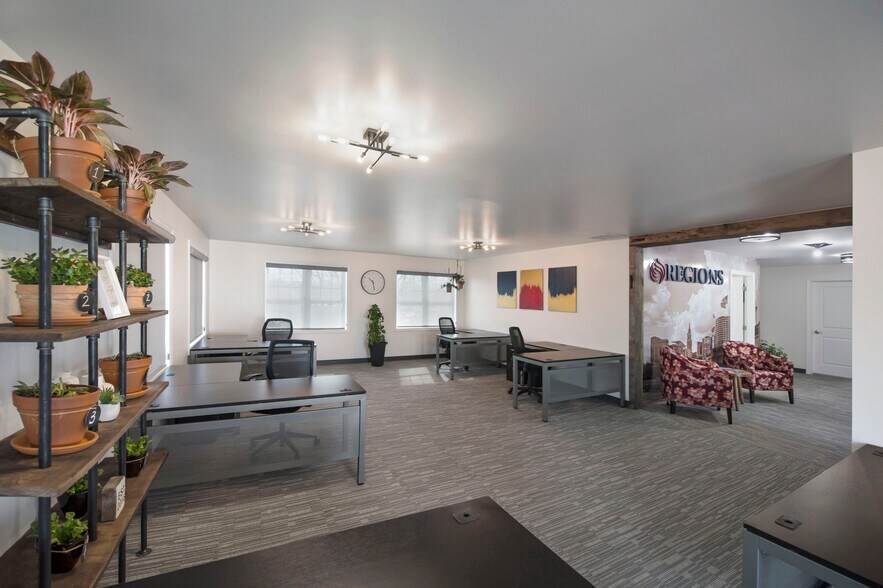 More Photos Of 15 N Main St, Marlborough Storefront Retail Office For Lease