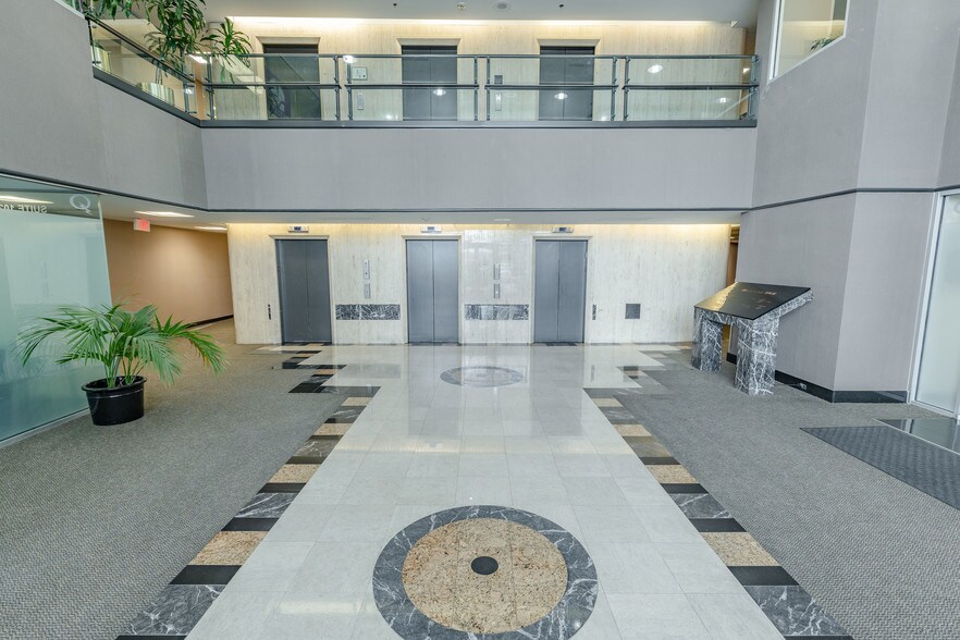 More Photos Of 4500 S Garnett Rd, Tulsa Office For Lease