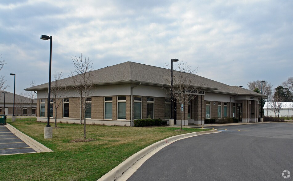 Primary Photo Of 608 E Veterans Pky, Yorkville Medical For Lease