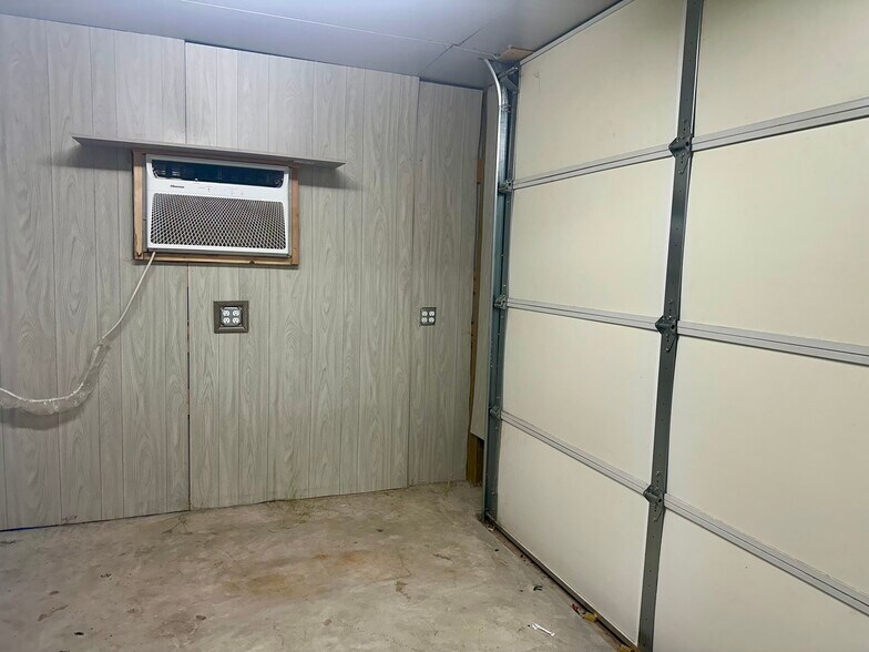 More Photos Of 26229 W 180th St, Purcell General Retail For Sale