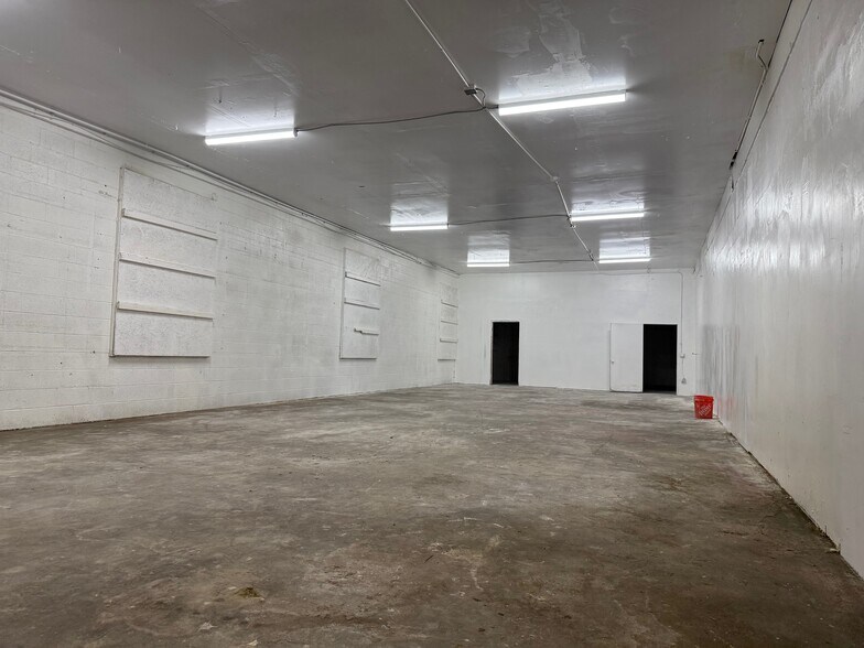 More Photos Of 1525 W El Segundo Blvd, Compton Warehouse For Sale