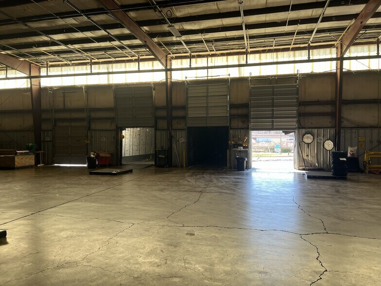 More Photos Of 880 Acorn Dr, Harrisonburg Distribution For Lease