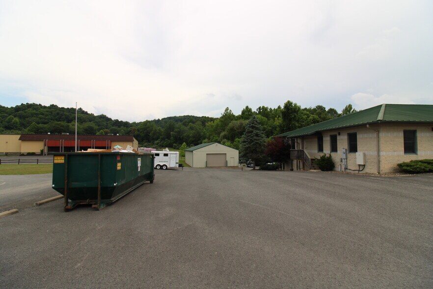 More Photos Of 2031 Pleasant Valley Rd, Fairmont Medical For Lease