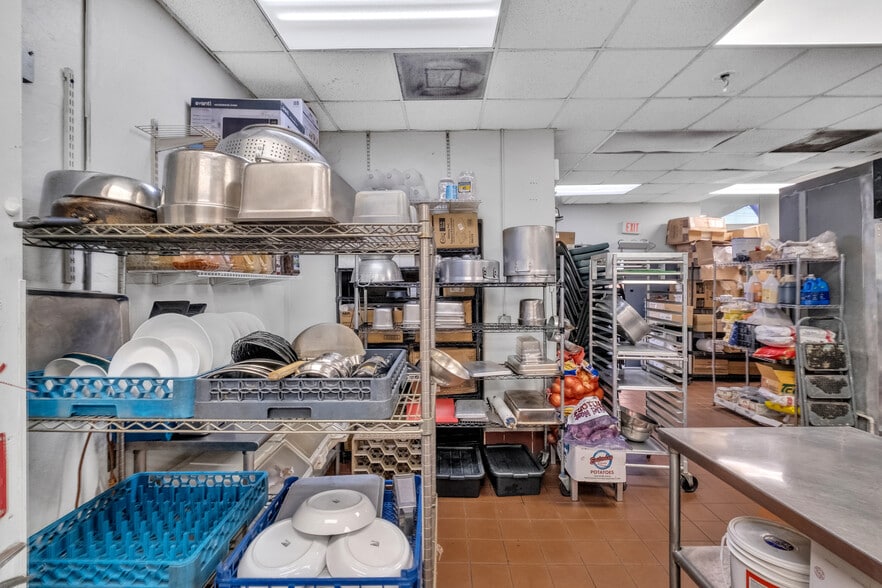 More Photos Of 646 Ne 79th St, Miami Restaurant For Sale
