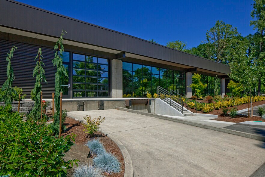 More Photos Of 12909 SW 68th Pky, Tigard Office Residential For Lease