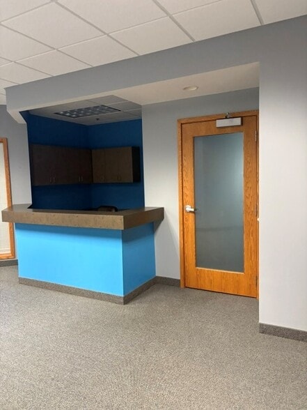 More Photos Of 2518 Superior Dr NW, Rochester Office For Lease