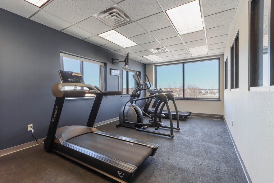 More Photos Of 1740 Park Ave, Plover Storefront Retail Office For Lease