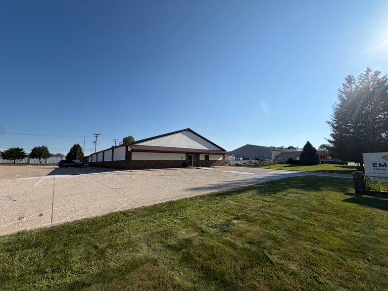 Primary Photo Of 15550 Stony Creek Way, Noblesville Freestanding For Sale