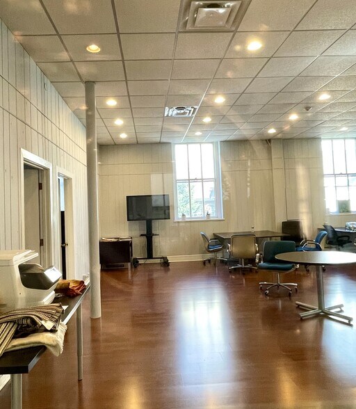 More Photos Of 4949 Forest Ave, Downers Grove Office For Sale