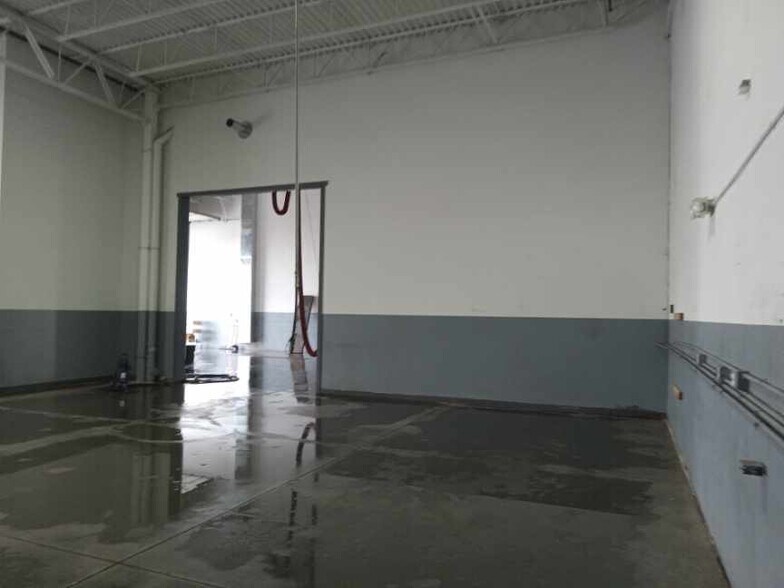 More Photos Of 1730 Afton Rd, Sycamore Warehouse For Lease