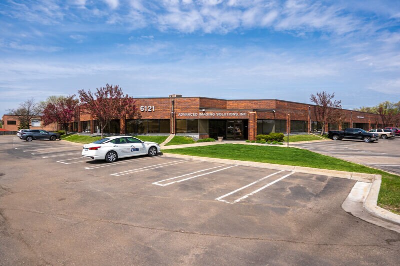 More Photos Of 6121 Baker Rd, Minnetonka Research And Development For Lease