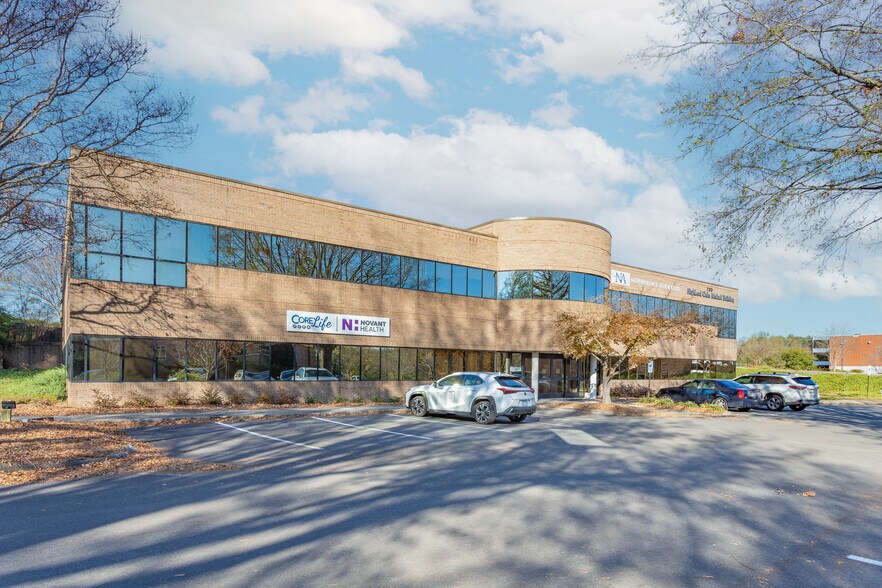 More Photos Of 730 Highland Oaks Dr, Winston-Salem Medical For Sale