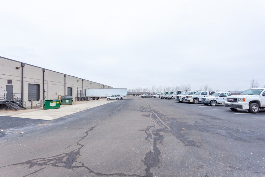 More Photos Of 100-132 Abbie Ave, Kansas City Light Manufacturing For Lease