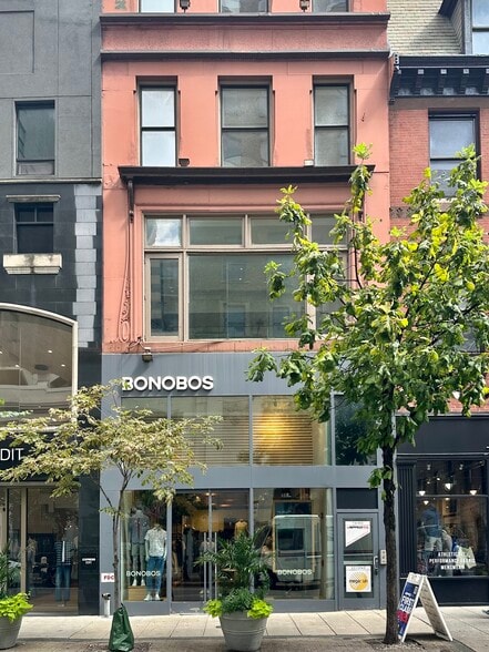 Primary Photo Of 1519 Walnut St, Philadelphia Health Club For Lease