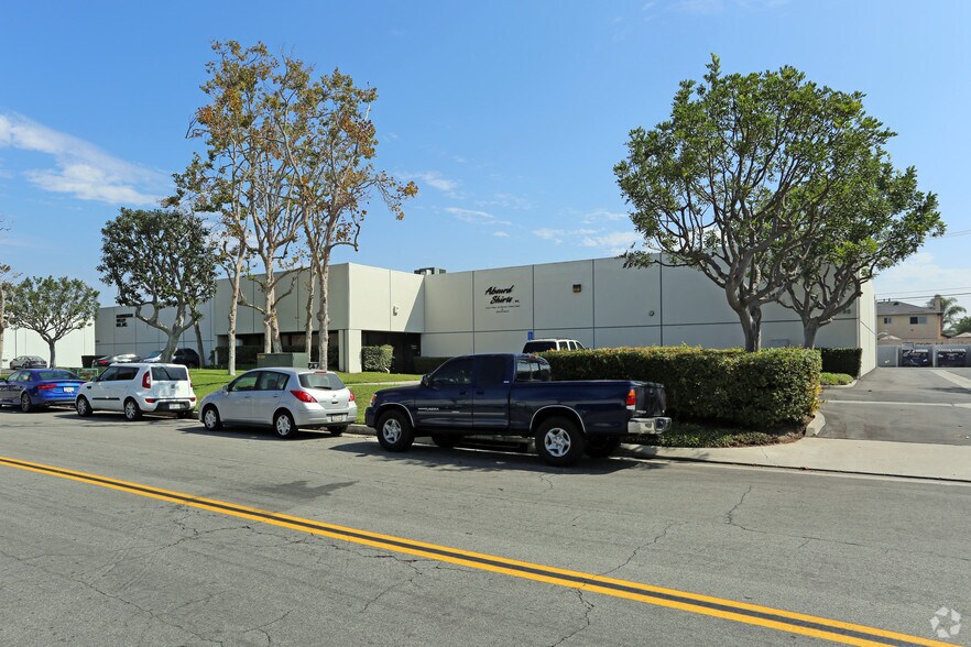 More Photos Of 16752-16782 Burke Ln, Huntington Beach Light Manufacturing For Lease