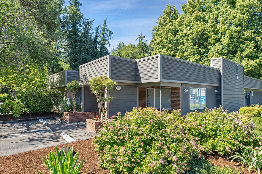 More Photos Of 17131 SW Boones Ferry Rd, Lake Oswego Veterinarian Kennel For Sale